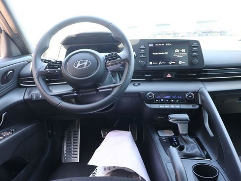 New 2026 Hyundai Elantra Sport FWD image 21