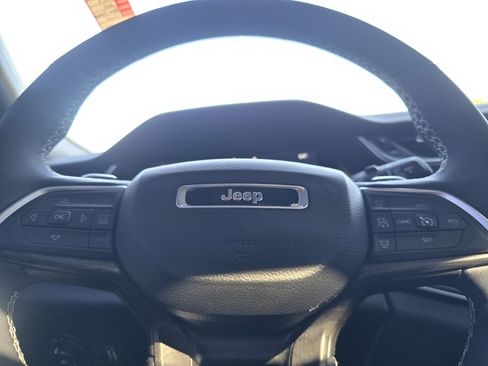 Used 2024 Jeep Grand Cherokee L Limited w/ Black Appearance Package AWD/4WD image 27