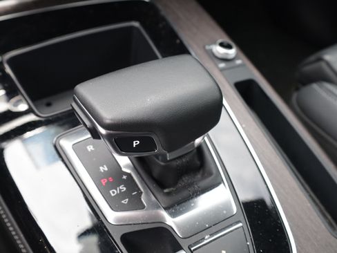 Used 2024 Audi Q5 2.0T Premium Plus AWD/4WD image 11