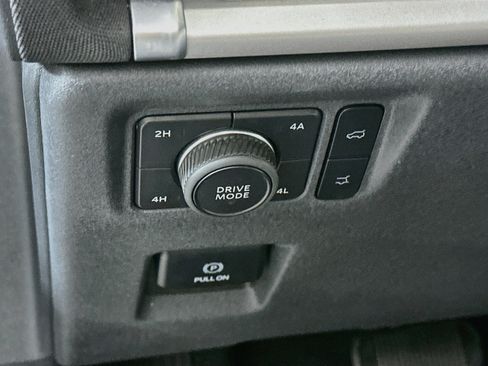 Used 2025 Ford Expedition Active AWD/4WD image 16