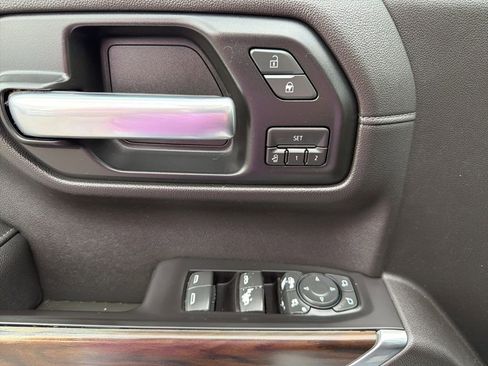 Used 2019 GMC Sierra 1500 SLT AWD/4WD image 28