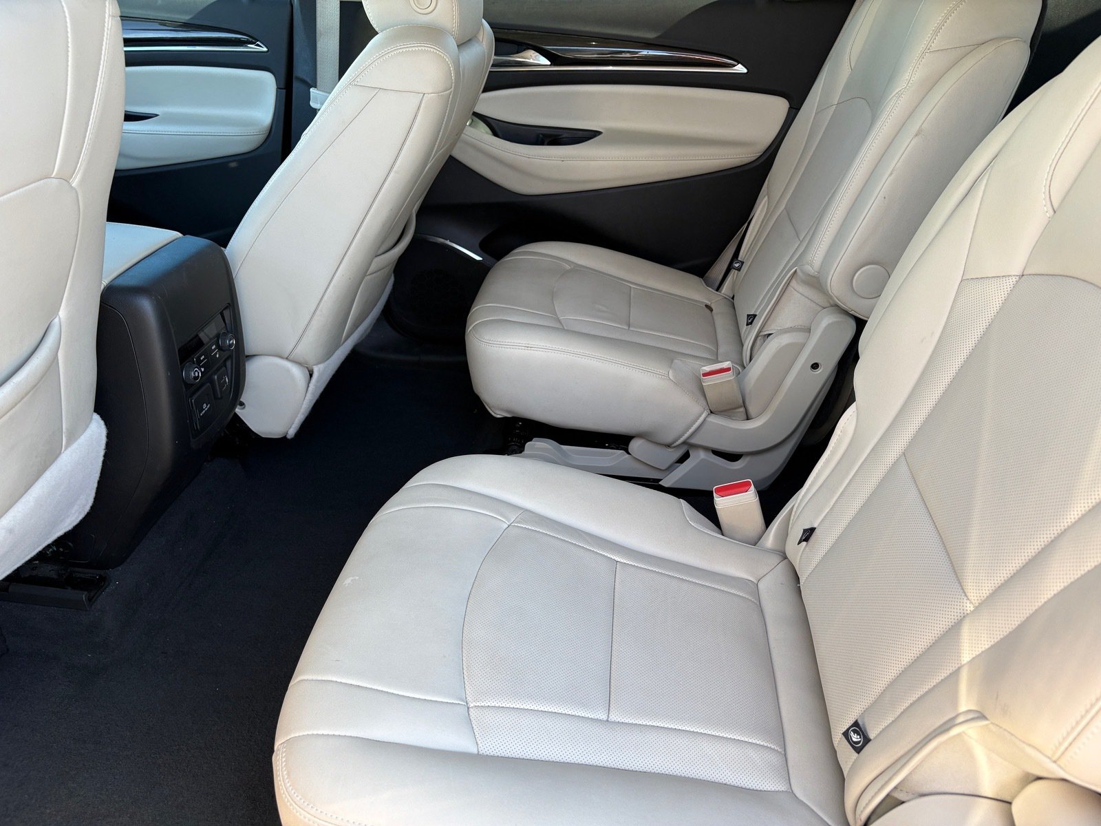 Used 2023 Buick Enclave Premium FWD image 13