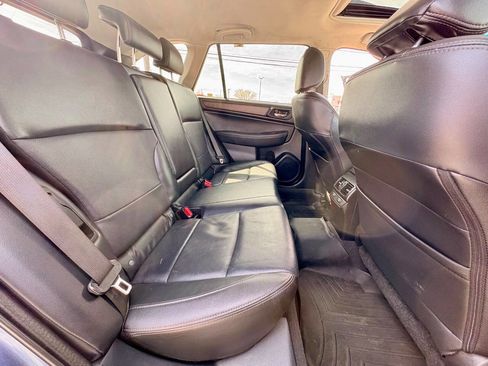 Used 2017 Subaru Outback 3.6R Limited image 28