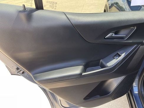 Used 2025 Chevrolet Equinox LT FWD image 12
