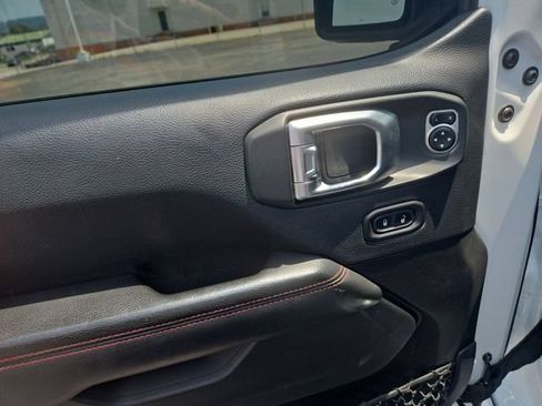 Used 2018 Jeep Wrangler Unlimited Rubicon AWD/4WD image 13