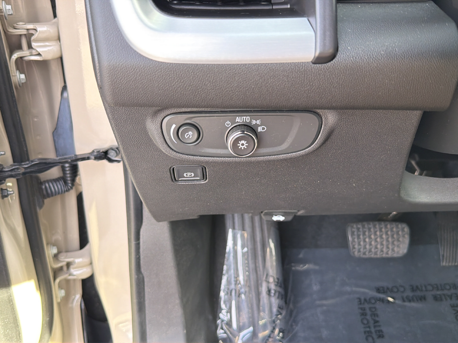 Used 2023 GMC Terrain SLE w/ Driver Convenience Package FWD image 20