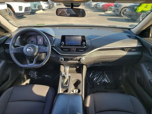 Used 2024 Nissan Altima 2.5 S FWD image 13