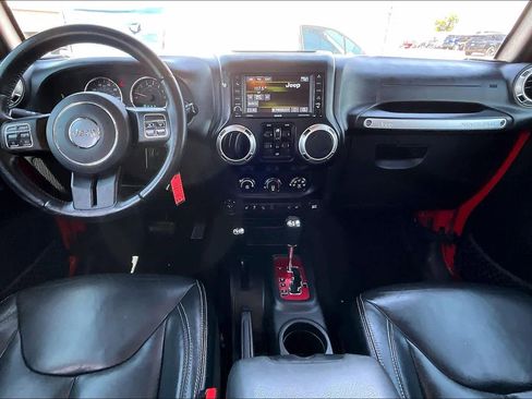 Used 2017 Jeep Wrangler Unlimited Sahara w/ Connectivity Group AWD/4WD image 14