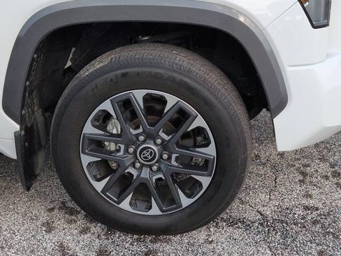 Used 2024 Toyota Tundra Limited AWD/4WD image 10