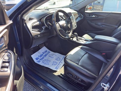 Used 2019 Chevrolet Malibu LT w/ Leather Package FWD image 10