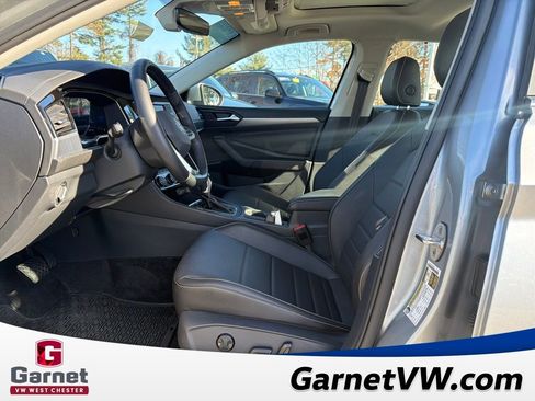 Certified 2023 Volkswagen Jetta SE w/ Panoramic Sunroof Package image 14