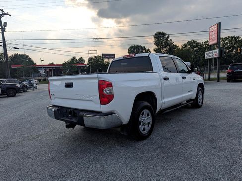 Used 2021 Toyota Tundra SR5 w/ SR5 Upgrade Package image 7