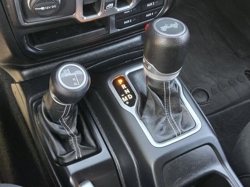 Used 2021 Jeep Wrangler Unlimited Sahara image 28