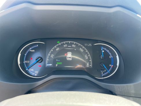 Used 2025 Toyota RAV4 LE AWD/4WD image 13