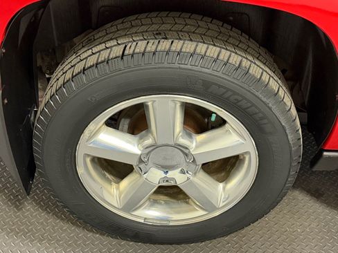 Used 2011 Chevrolet Avalanche LTZ image 17