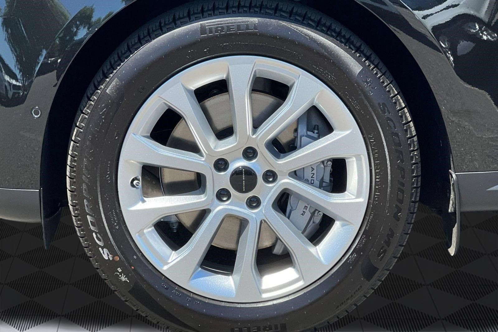 New 2026 Land Rover Range Rover Sport SE AWD/4WD image 12