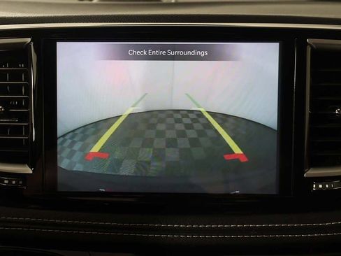 Used 2023 Chrysler Pacifica Touring-L FWD image 43