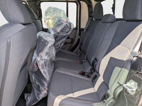 New 2025 Jeep Gladiator Sport image 15