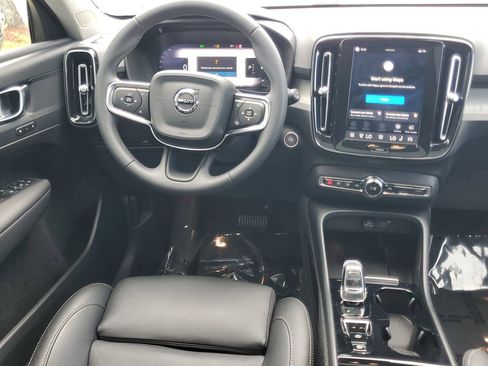 Used 2024 Volvo XC40 B5 Plus w/ Climate Package AWD/4WD image 15