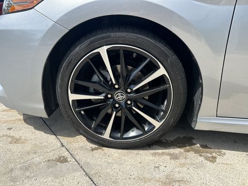 Used 2019 Toyota Camry XSE FWD image 31