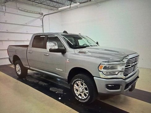 Used 2024 RAM 2500 Laramie AWD/4WD image 1