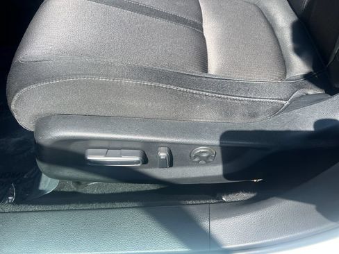 Used 2018 Honda Accord EX image 10