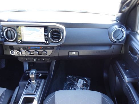 Used 2020 Toyota Tacoma TRD Sport image 33