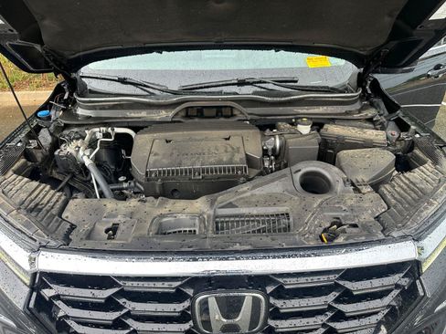 Used 2024 Honda Pilot Touring image 29
