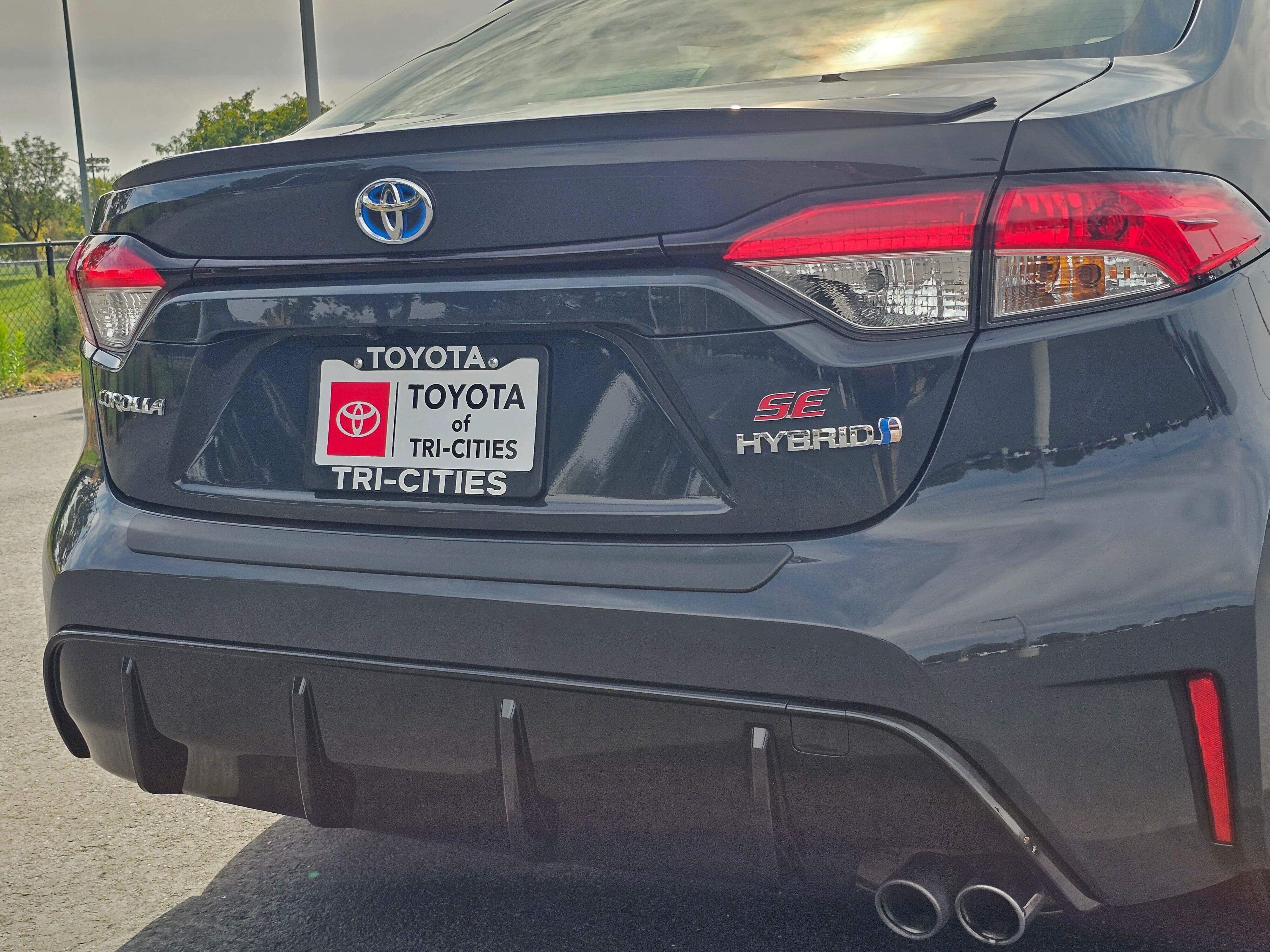 Certified 2024 Toyota Corolla SE w/ SE Package FWD image 13