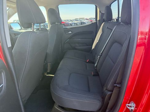 Used 2018 Chevrolet Colorado LT w/ LT Convenience Package RWD image 13