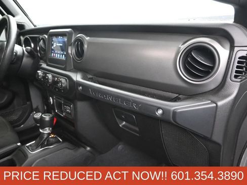 Used 2022 Jeep Wrangler Unlimited Sport AWD/4WD image 23