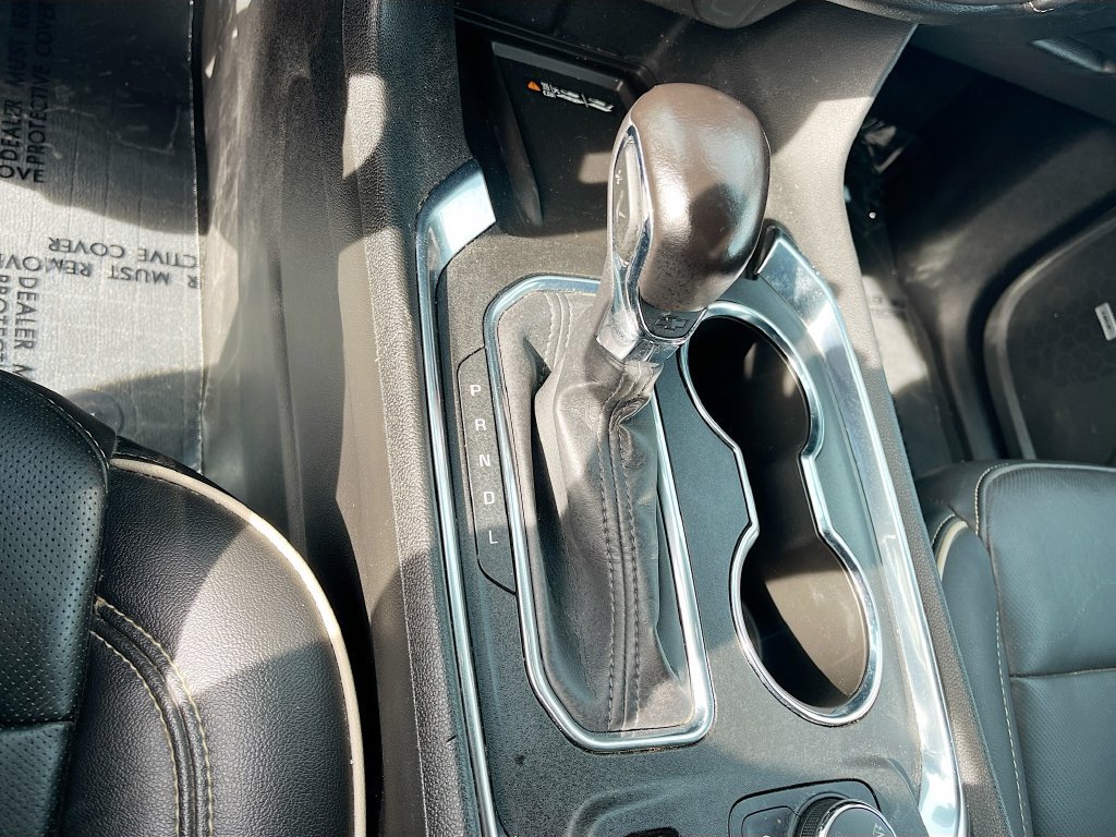 Used 2022 Chevrolet Traverse Premier AWD/4WD image 17