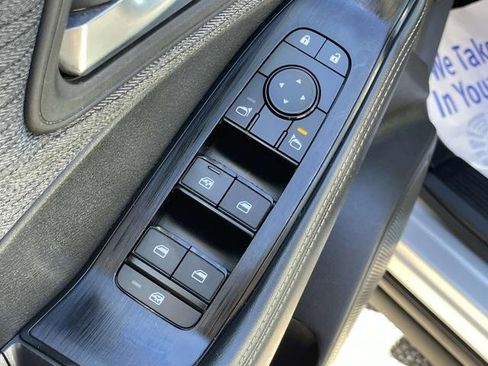 Certified 2023 Nissan Rogue SV image 18