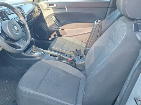 Used 2013 Volkswagen Beetle 2.5 image 7