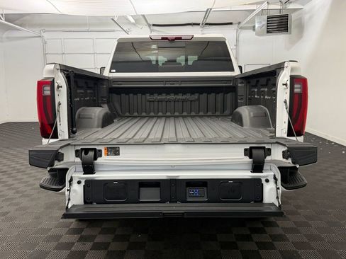 Used 2024 GMC Sierra 2500 Denali Ultimate AWD/4WD image 21
