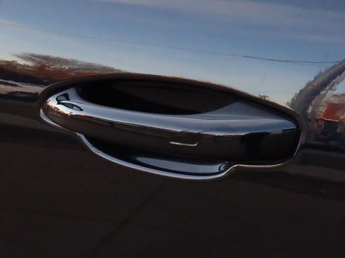 Used 2019 Porsche Cayenne image 19