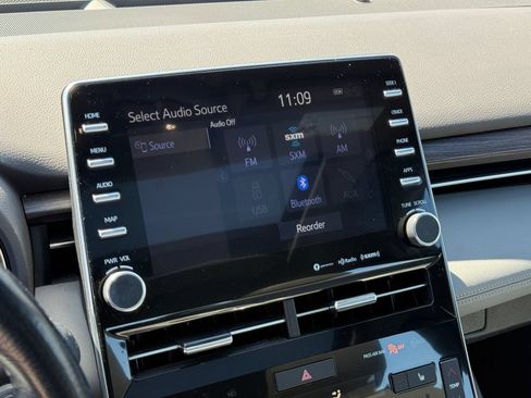Used 2020 Toyota Avalon XLE w/ Moonroof Package FWD image 24