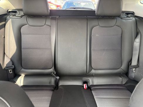 Used 2025 Chevrolet Trax LT image 36