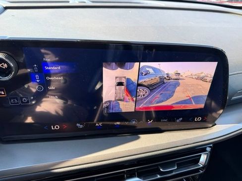 New 2026 Chevrolet Traverse LT w/ Driver Confidence Package FWD image 22