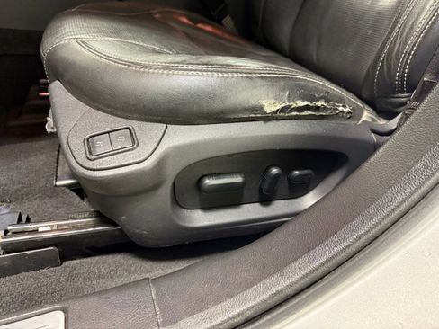 Used 2010 Ford Taurus Limited image 11