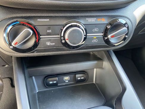 Used 2023 Kia Soul LX w/ Option Group 015 FWD image 25
