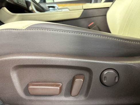 Used 2019 Lexus RX 450h AWD image 22