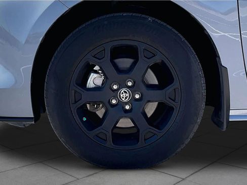 Used 2024 Toyota Sienna XLE Woodland Edition image 11