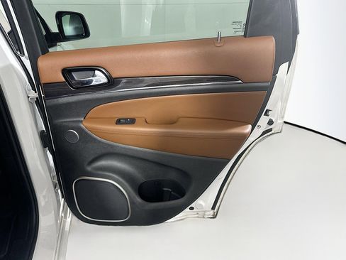 Used 2021 Jeep Grand Cherokee Overland image 33