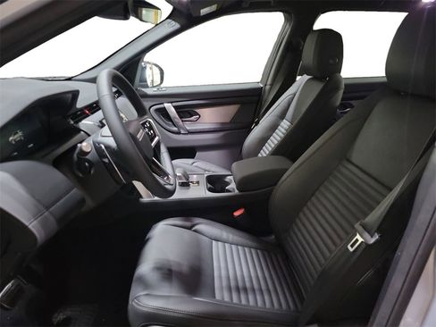 New 2025 Land Rover Discovery Sport Dynamic SE image 13