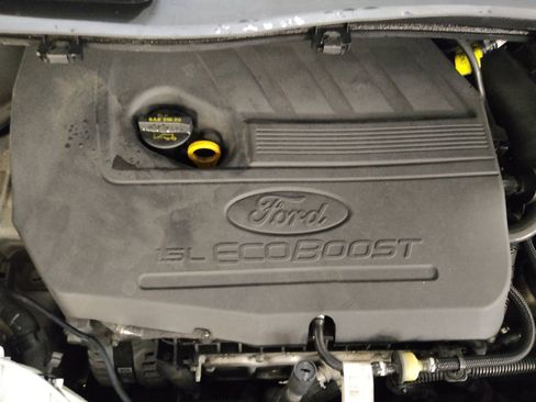 Used 2017 Ford Escape SE w/ Equipment Group 201A FWD image 30