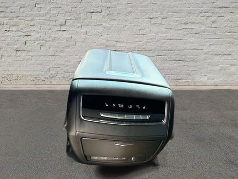 Certified 2024 Cadillac Escalade Sport Platinum w/ Heavy-Duty Trailer Package AWD/4WD image 16