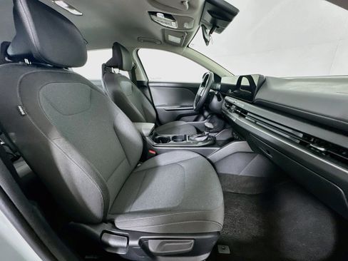 Used 2025 Kia K4 FWD image 30