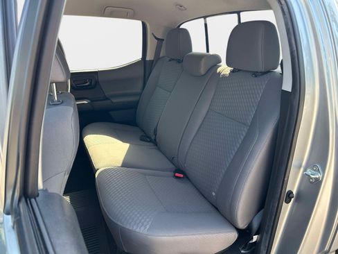 Used 2022 Toyota Tacoma SR5 w/ Technology Package RWD image 16