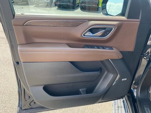 Used 2022 Chevrolet Tahoe High Country w/ LPO, Illumination Package AWD/4WD image 10